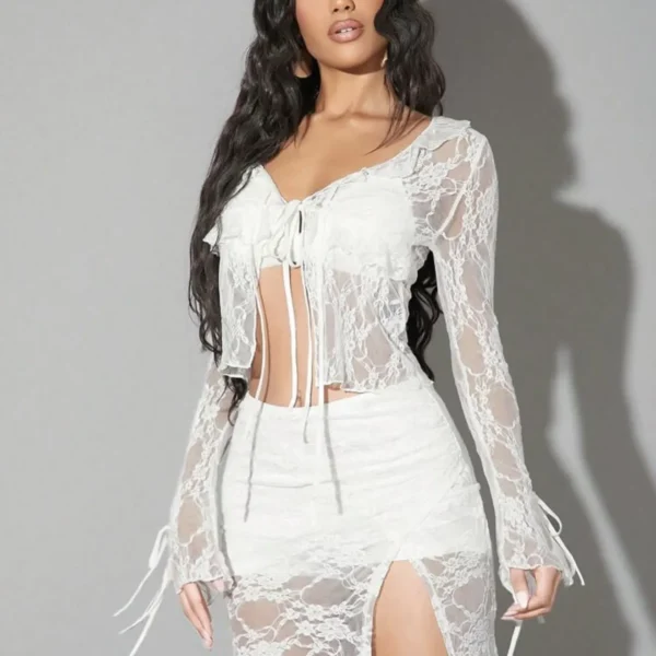 Blusa De Encaje Blanco Con Lazo