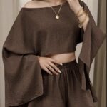 Conjunto de short y blusa marrón