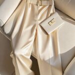 Pantalón de seda con cinto
