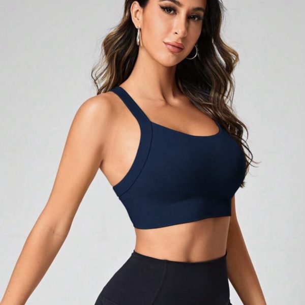 Top deportivo con broche en la espalda talle M